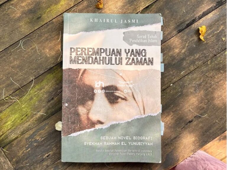 Buku Muslimah Inspiratif: Perempuan yang Mendahului Zaman Karya Khairul Jasmi