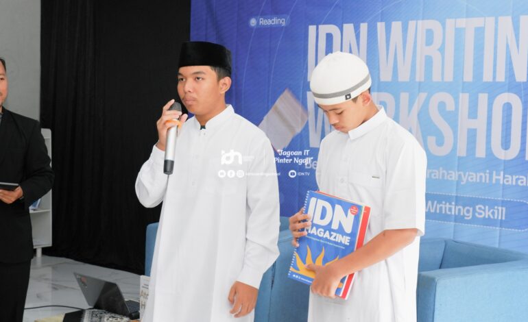 Siswa Biasa Baca Buku, Siswa Hebat Menulis Buku! Gerakan Literasi Ala IDN