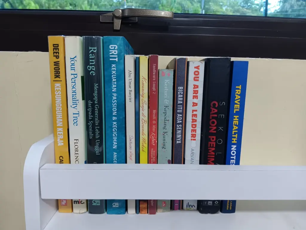 koleksi buku perpustakaan idn living library