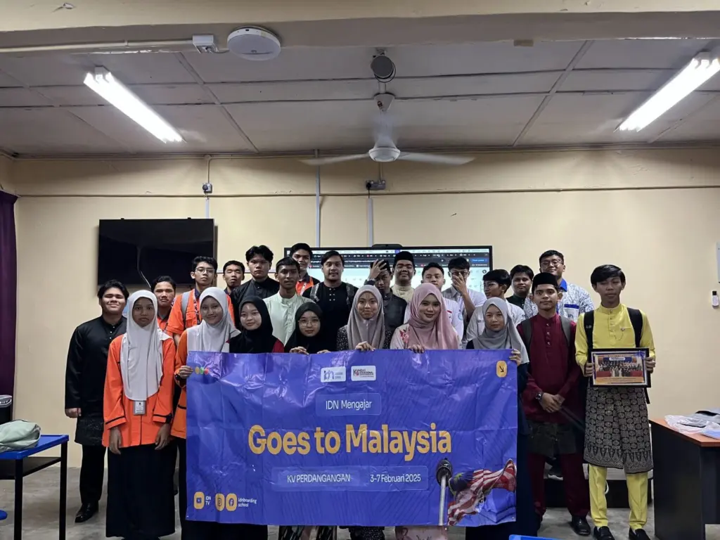siswa sekolah programmer solo mengajar di malaysia